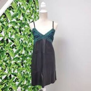 Zara Black and Green Midi Dress with Elegant Lace Trim